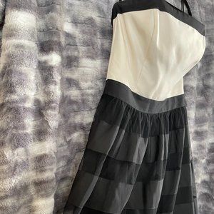 Black House White Market